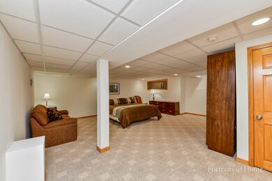 577 Sudbury Cir, Oswego, IL 60543 - photo 2