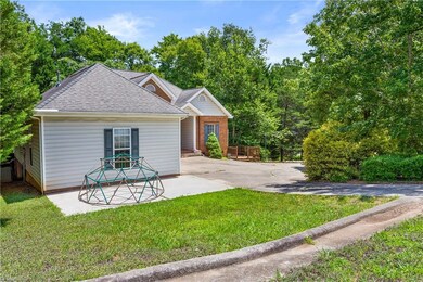 2048 King Ct, Asheboro, NC 27203 - photo 4