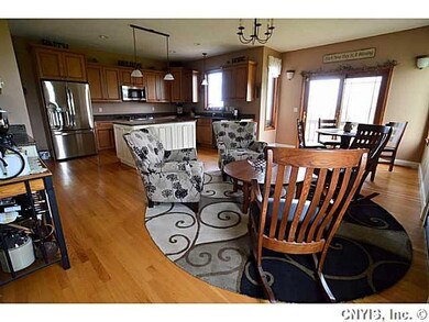 Kitchen. Sparkling eat in kitchen and family conve