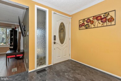 18447 Stone Hollow Dr, Germantown, MD 20874 - photo 2