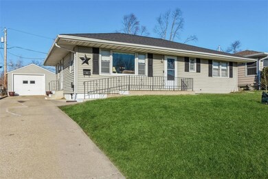 1604 9th Ave SW, Cedar Rapids, IA 52404 - photo 3