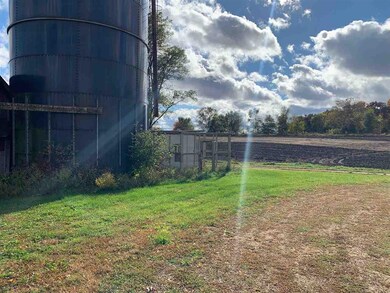 5803 S Duggan Rd, Beloit, WI 53511 - photo 7