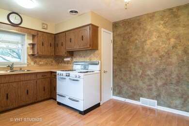 1836 Gardner Rd, Westchester, IL 60154 - photo 7