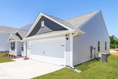 001-photo-front-view-9240580