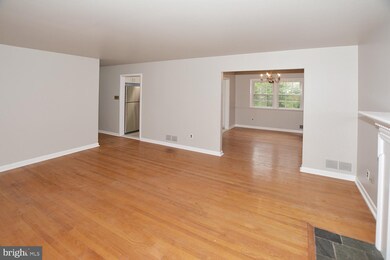 6717 Haycock Rd, Falls Church, VA 22043 - photo 4
