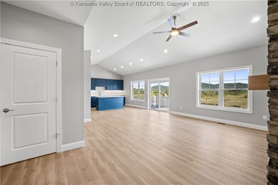 90 Lenore Cir, Fraziers Bottom, WV 25082 - photo 3