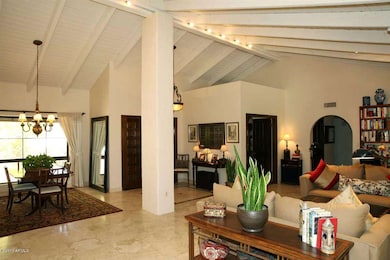 Living-Dinng Room