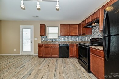 801 Ranchero St unit 14, Statesville, NC 28677 - photo 7