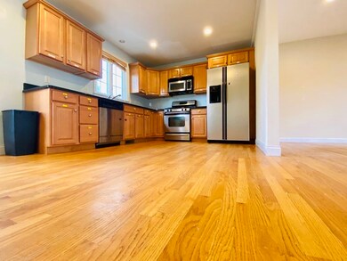 36 Bacon St unit 5, Waltham, MA 02451 - photo 2