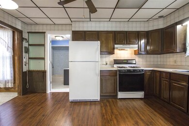 524 W 4th St, Cedar Falls, IA 50613 - photo 2