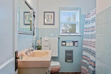 06_108SBarton_8_Bathroom_LowRes
