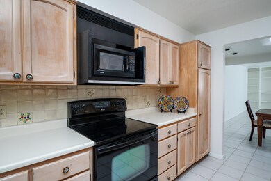 Allison Rd Kitchen 1