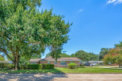 10634 Seaford Dr, Houston, TX 77089 - photo 3