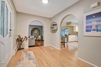 11 Club Ct, Stroudsburg, PA 18360 - photo 3