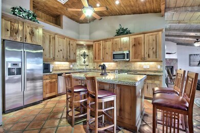 b Kitchen_3