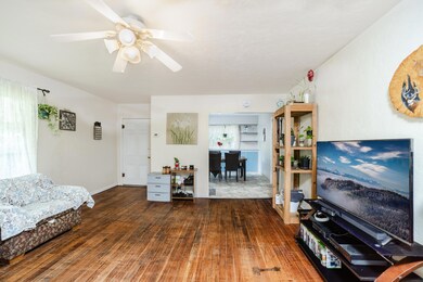 5-Living Room 2