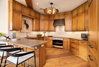 riverwalk_opal_401_interior_kitchen