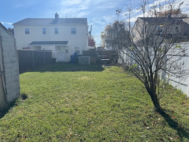 209 Mcgrath Ct, Stratford, CT 06615 - photo 2