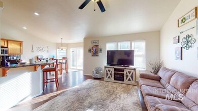 1073 Starlight Loop, Twin Falls, ID 83301 - photo 5
