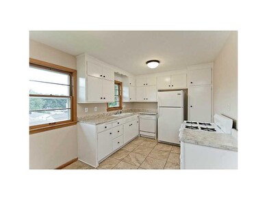 Kitchen. Updated kitchen with new counter tops, st