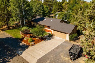 11 SE Airstrip Rd, Bend, OR 97702 - photo 4