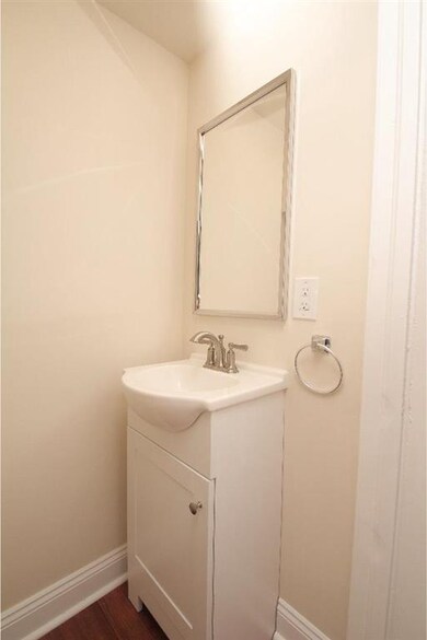 216 Ardmore Ave unit REAR, Ardmore, PA 19003 - photo 6