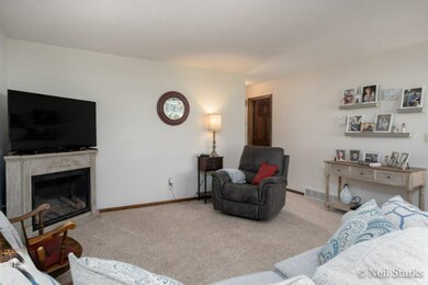 003-1039 Village Ln (8 of 14)_m
