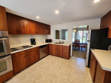 10 Elliott St, Hampton, NH 03842 - photo 3