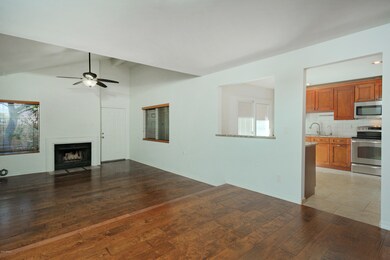 3314EKeltonLane107-006