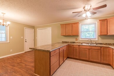 114 Tower Dr, Jacksonville, NC 28546 - photo 4