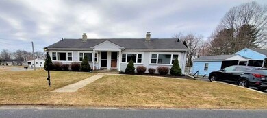 2 Valley View Dr, Cumberland, RI 02864 - photo 2