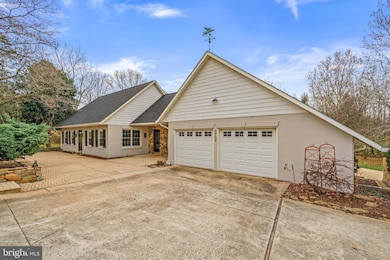 3707 Cool Crest Dr, Jefferson, MD 21755 - photo 2