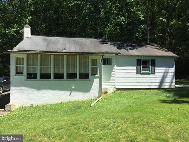 6928 Corning Rd, Zionsville, PA 18092 - photo 2