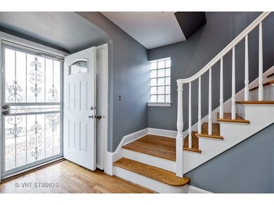 6137 N Fairfield Ave, Chicago, IL 60659 - photo 3