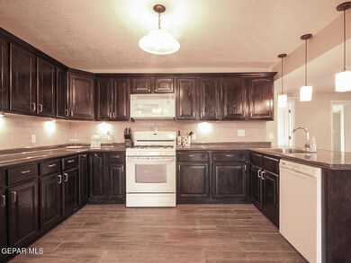 1410 Roswell Rd, El Paso, TX 79915 - photo 7