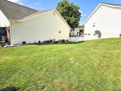 72 Green Park Ln unit 28B, O Fallon, MO 63366 - photo 3