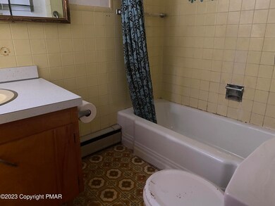 221 Summit Ave, Pocono Summit, PA 18346 - photo 4