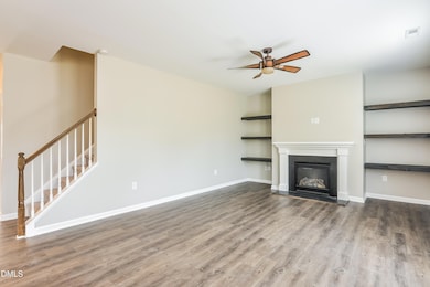 004-photo-living-room-7598297