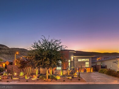 Corner Lot,Fully Landscaped