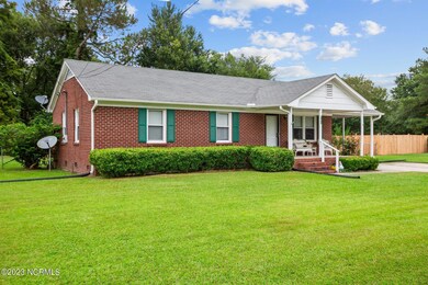 501 Gayle Blvd, Winterville, NC 28590 - photo 4