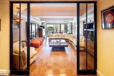 The Sovereign unit 3A, New York, NY 10022 - photo 2