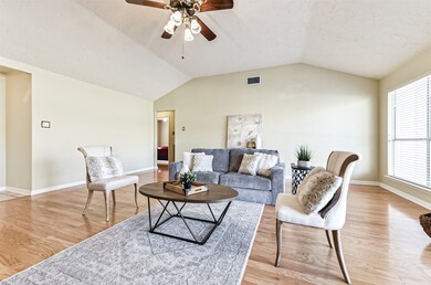 1311 Bayou Oak Dr, Friendswood, TX 77546 - photo 3