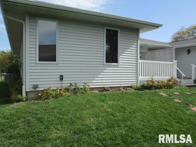 13A Eisenhower Dr, Jacksonville, IL 62650 - photo 3