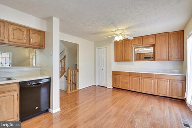 13923 Winding Ridge Ln, Centreville, VA 20121 - photo 6