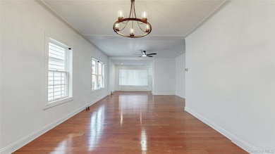 72-04 Manse St, Flushing, NY 11375 - photo 4