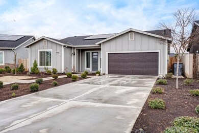 3366 N Douglas Ave, Fresno, CA 93727 - photo 3