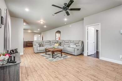 429 Sabine Ave, Cleburne, TX 76031 - photo 2