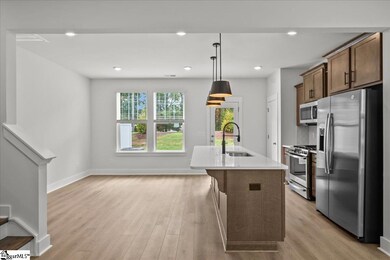 529 W Norvell Ct, Spartanburg, SC 29307 - photo 6