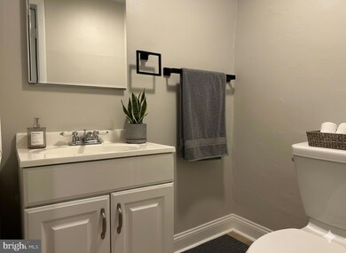 114 N 3rd St unit 2, Philadelphia, PA 19106 - photo 4