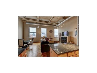2107 Grand Blvd unit 1204, Kansas City, MO 64108 - photo 3